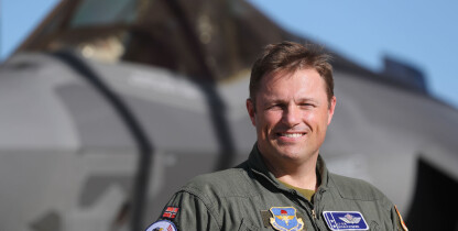 image: Ståle «Steel» Nymoen er en av de første som flyr jagerflykjempen F-35 i Norge